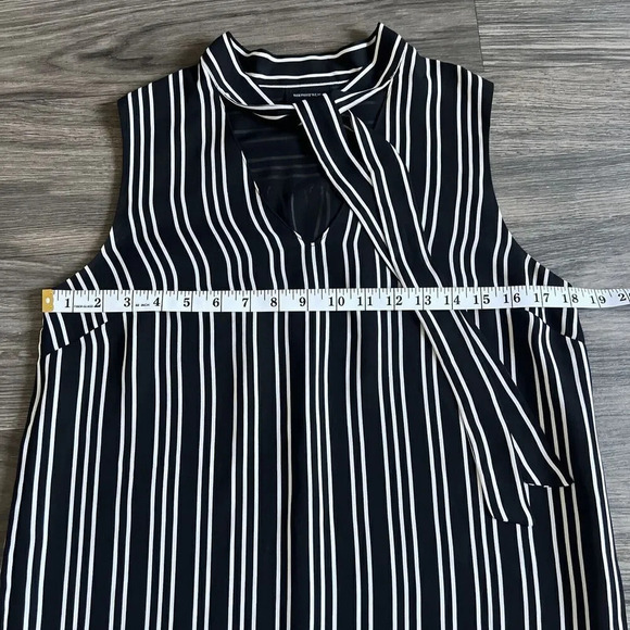 Who What Wear Black White Striped‎ Tie Neck Sleeveless Shift Dress Size Small - Picture 5 of 10